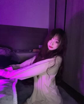 绝对反差小美女