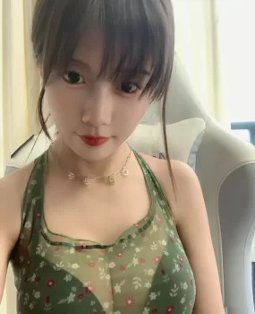 这个的妹子皮肤白