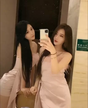 广州天河区小骚逼，手把床，脚蹬墙，要看哥的鸡吧有多长，水哗哗多