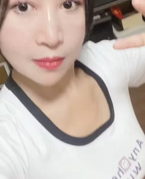 三小只少妇款，性价比高，不贵比较爽