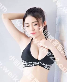 青春漂亮的妹子，听话可爱又文艺，简直完美！