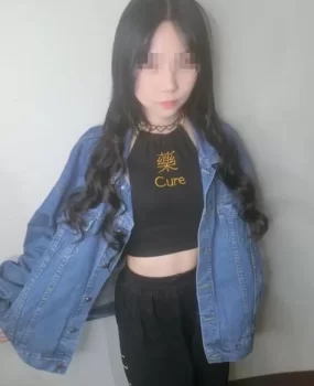 台灣台中外送茶莊台中出差叫來的大胸騷逼妹