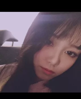 小巧玲珑的可爱大学生妹妹