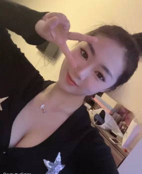 金华__舞蹈系妹子可一字马