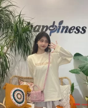 清纯大学生妹，兼职外围，成都市